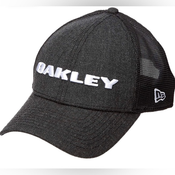 Oakley Other - OAKLEY💫 Mens Charcoal Heather New Era Hat